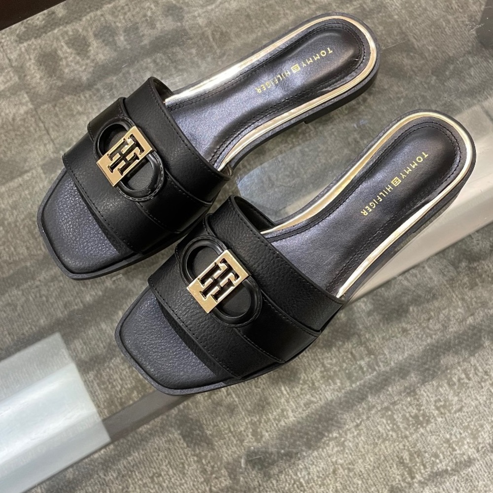 Tommy Hilfiger sandals women’s size 7